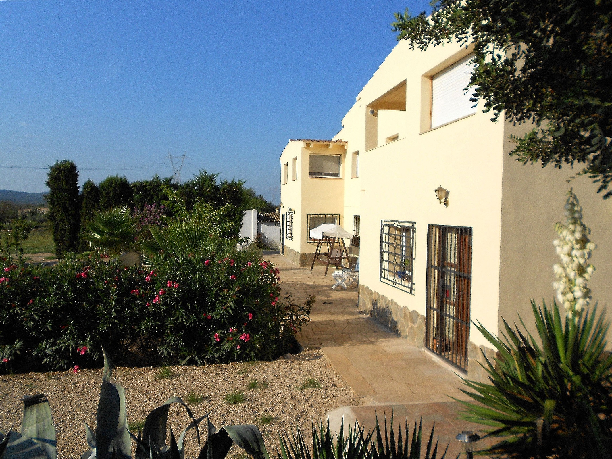 Casa Gales and Casa Pau